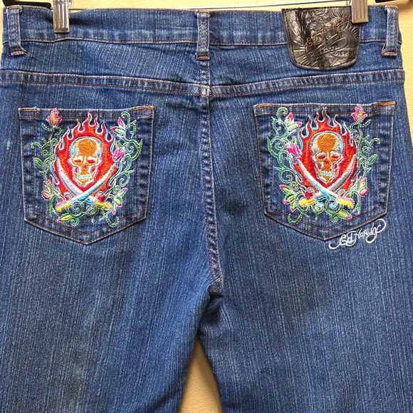 Ed Hardy Embroidered Skull Flames Tattoo Jeans EUC Size 33x32 Vintage - Picture 2 of 8